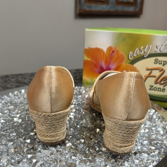 Women’s Jasper Champagne gold satin Espadrille Wedge Slip-On Shoes NEW 8 Wide - Picture 10 of 13